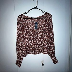 NWT Abercrombie V Blouse